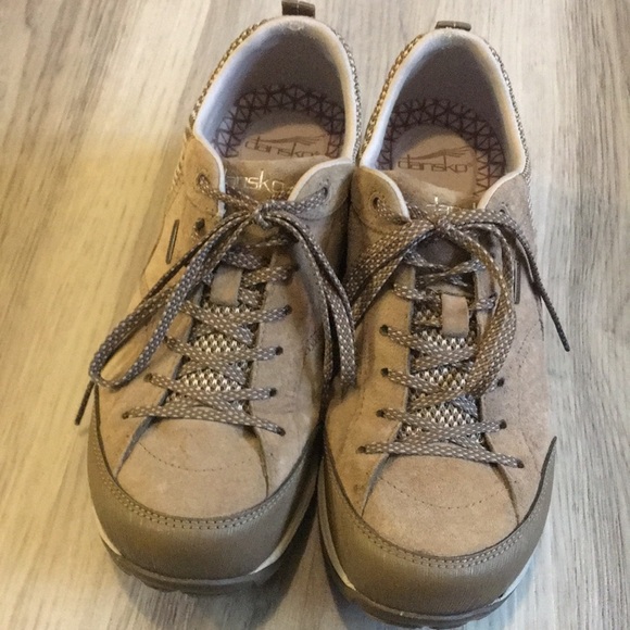 Dansko Hiking Walking Shoes Size 9 Like New - Picture 2 of 5